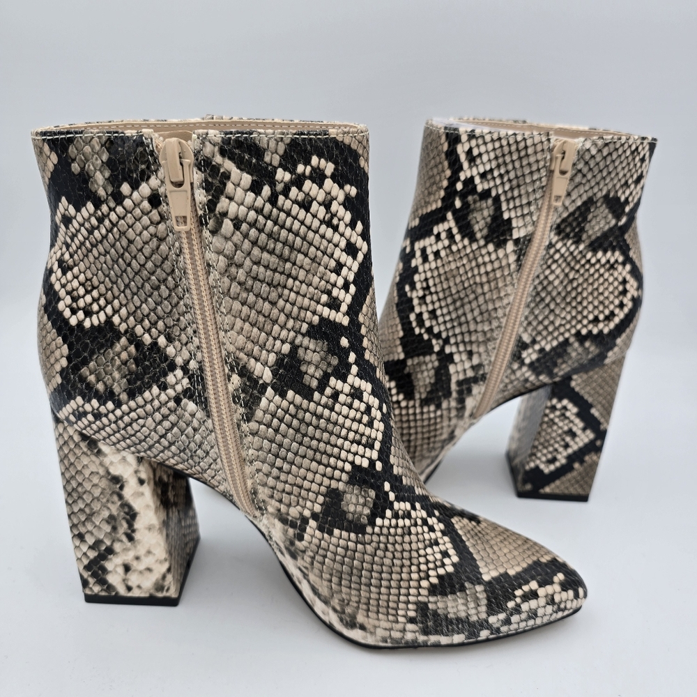 NWOT BCBGeneration Briel Booties, Women's 5.5, Natural Snake Print - Picture 5 of 16